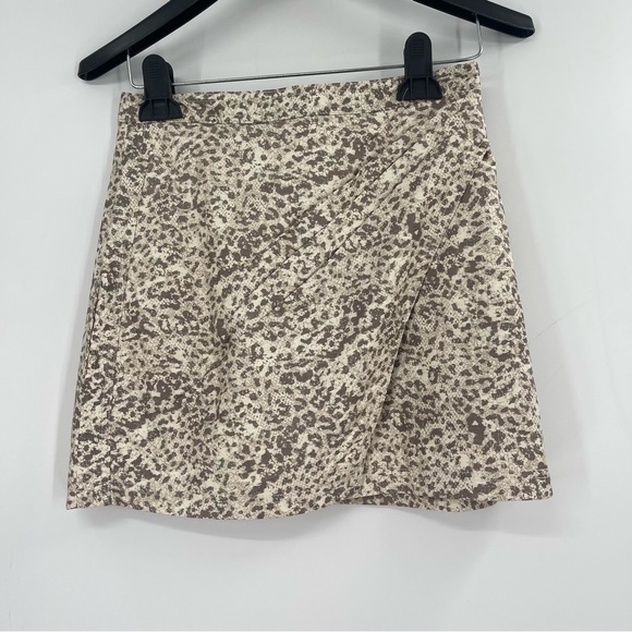 Free People Printed Fake Out Leopard Print Faux Wrap Mini Skirt - Picture 2 of 13